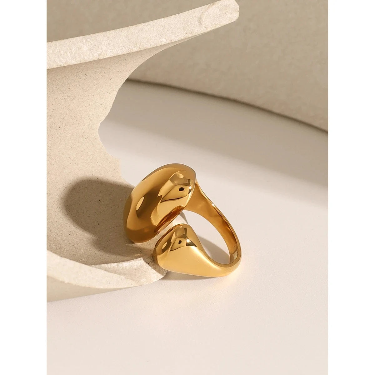 Stainless steel 18k gold-plated ring simple palace style casting jewelry metal gold fashion finger jewelry