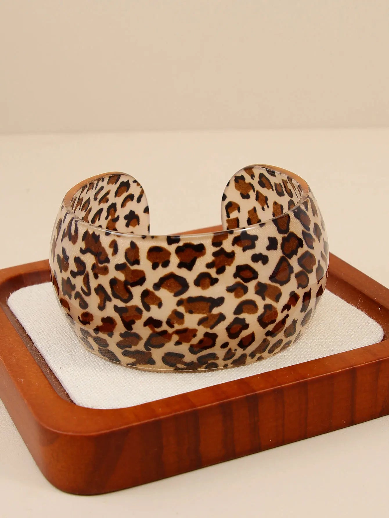 Sexy Leopard Print Resin Cuff Bangles Exaggerated Design Resin Material Leopard Print Bracelets Couple Style Wide Open