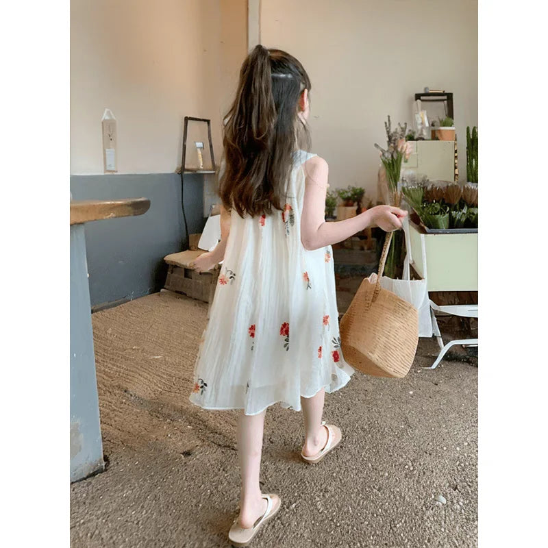 Summer New Arrival: Bohemian-Style Halter Neck Embroidered Dress Floral Embroidered Mesh Layered Sleeveless Dress for Girls Cute