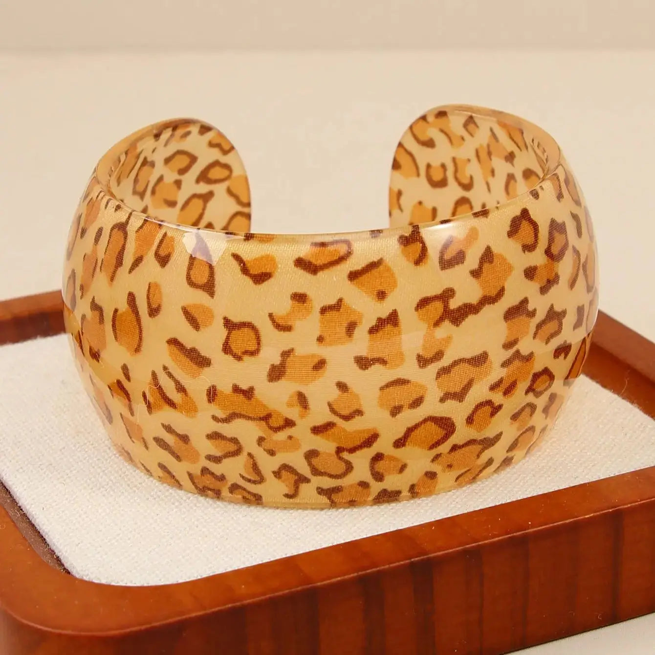 Sexy Leopard Print Resin Cuff Bangles Exaggerated Design Resin Material Leopard Print Bracelets Couple Style Wide Open
